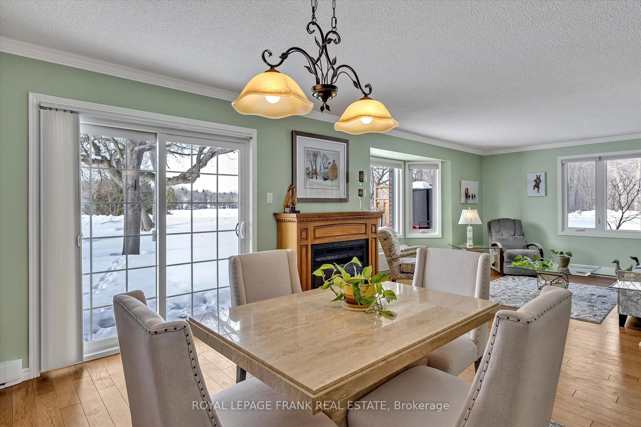 Condo Apartment in Peterborough