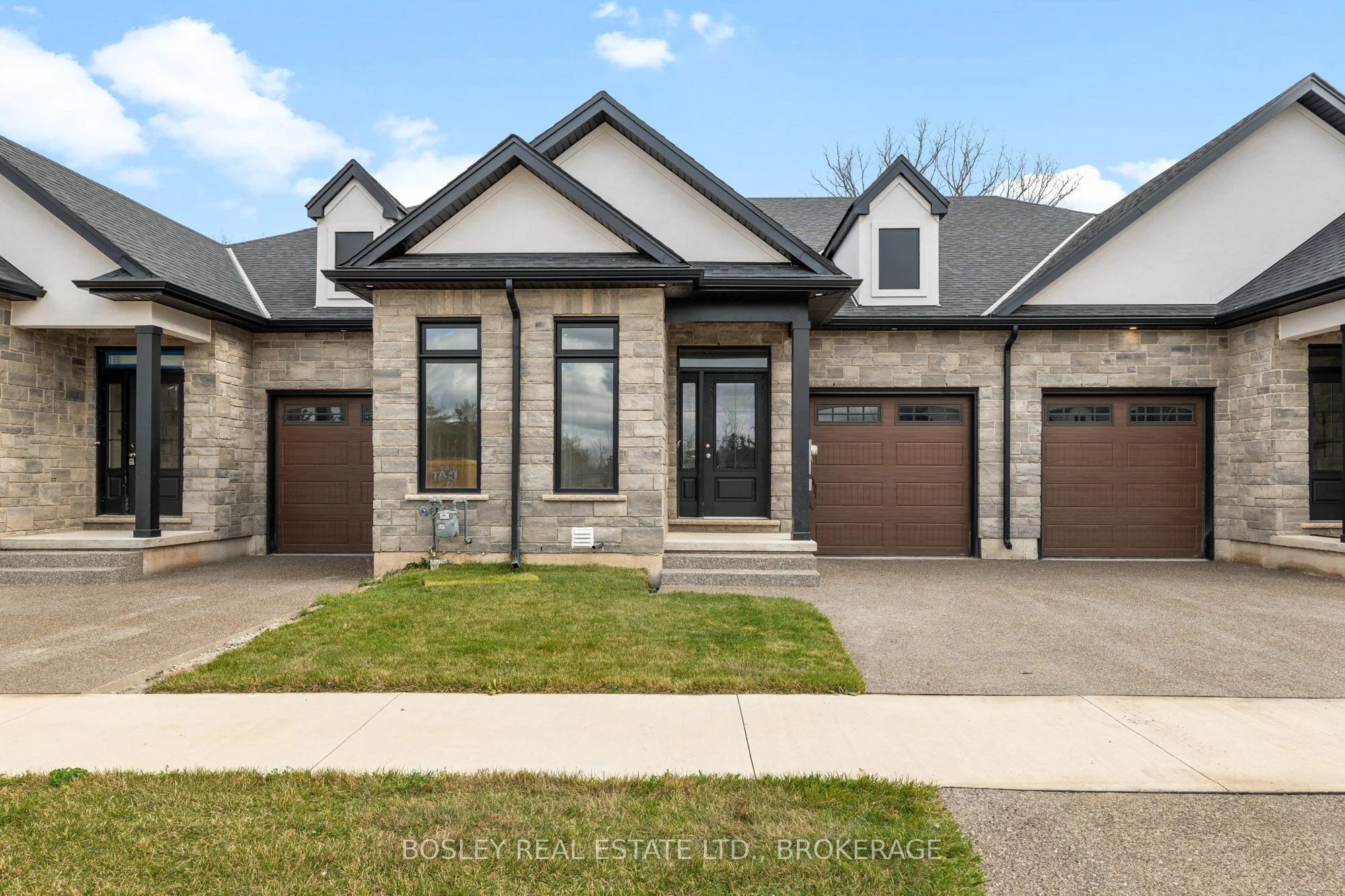 Att/Row/Townhouse in Fort Erie