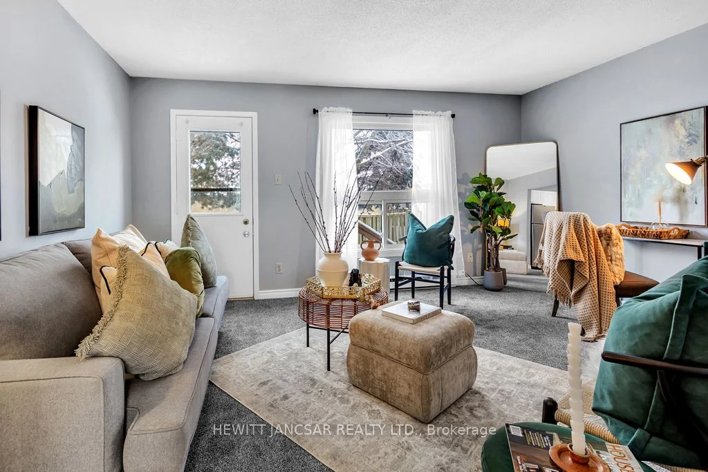 Condo Townhouse in Woodstock