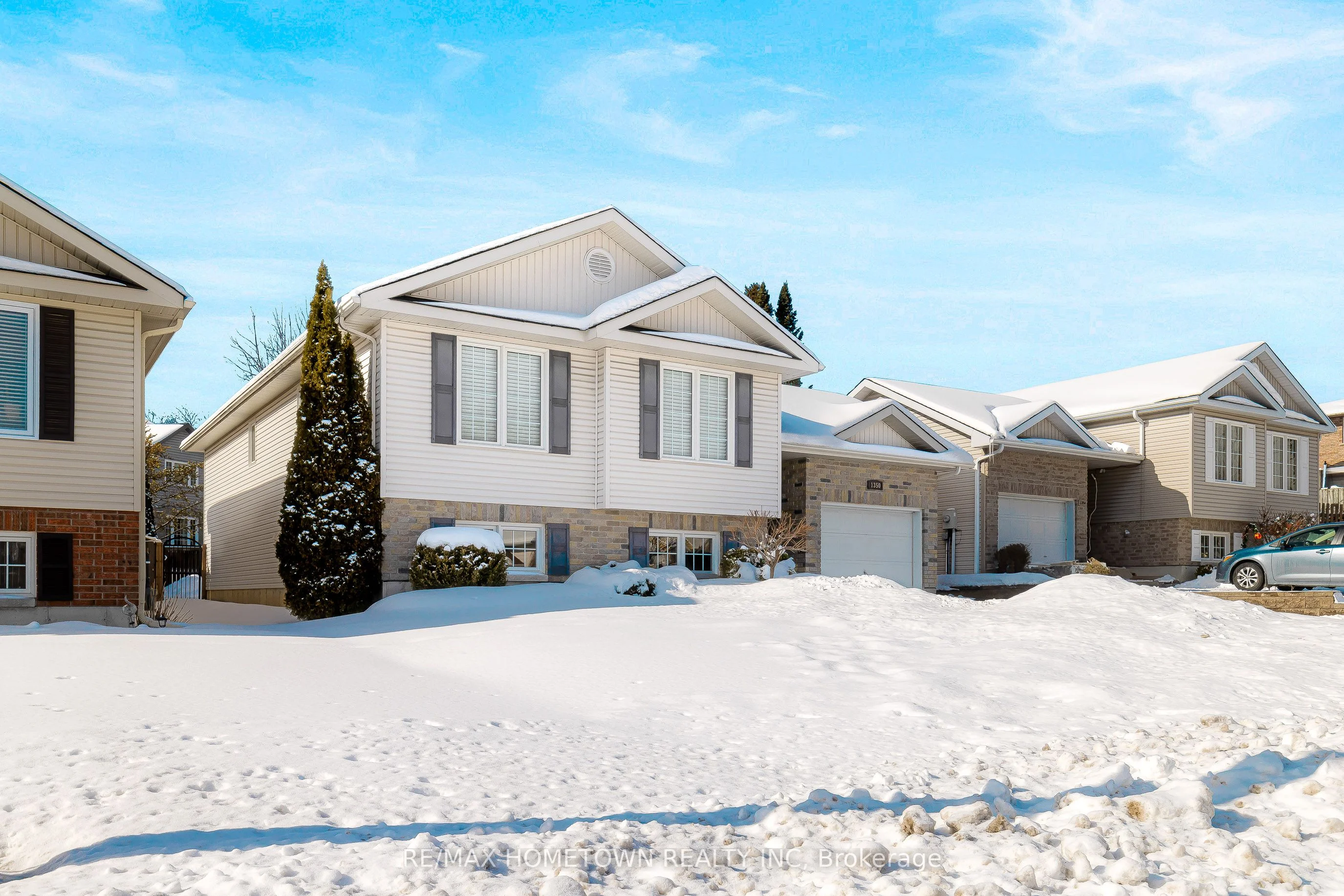 Detached in Brockville