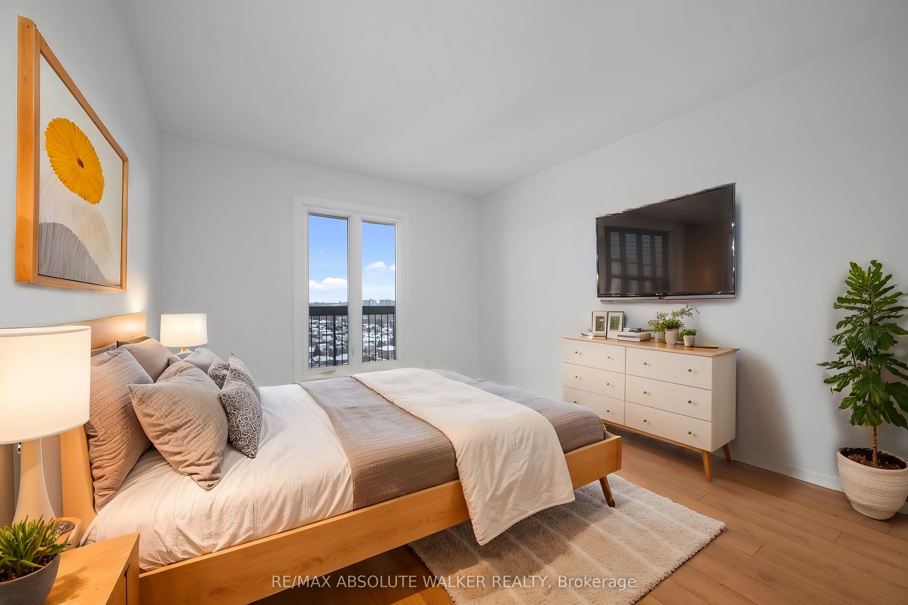 158C McArthur Avenue 1809, Vanier and Kingsview Park, ON K1L 8E7