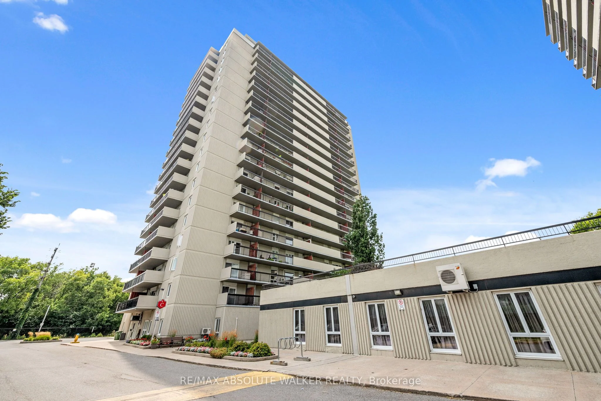 Condo Apartment in Vanier and Kingsview Park