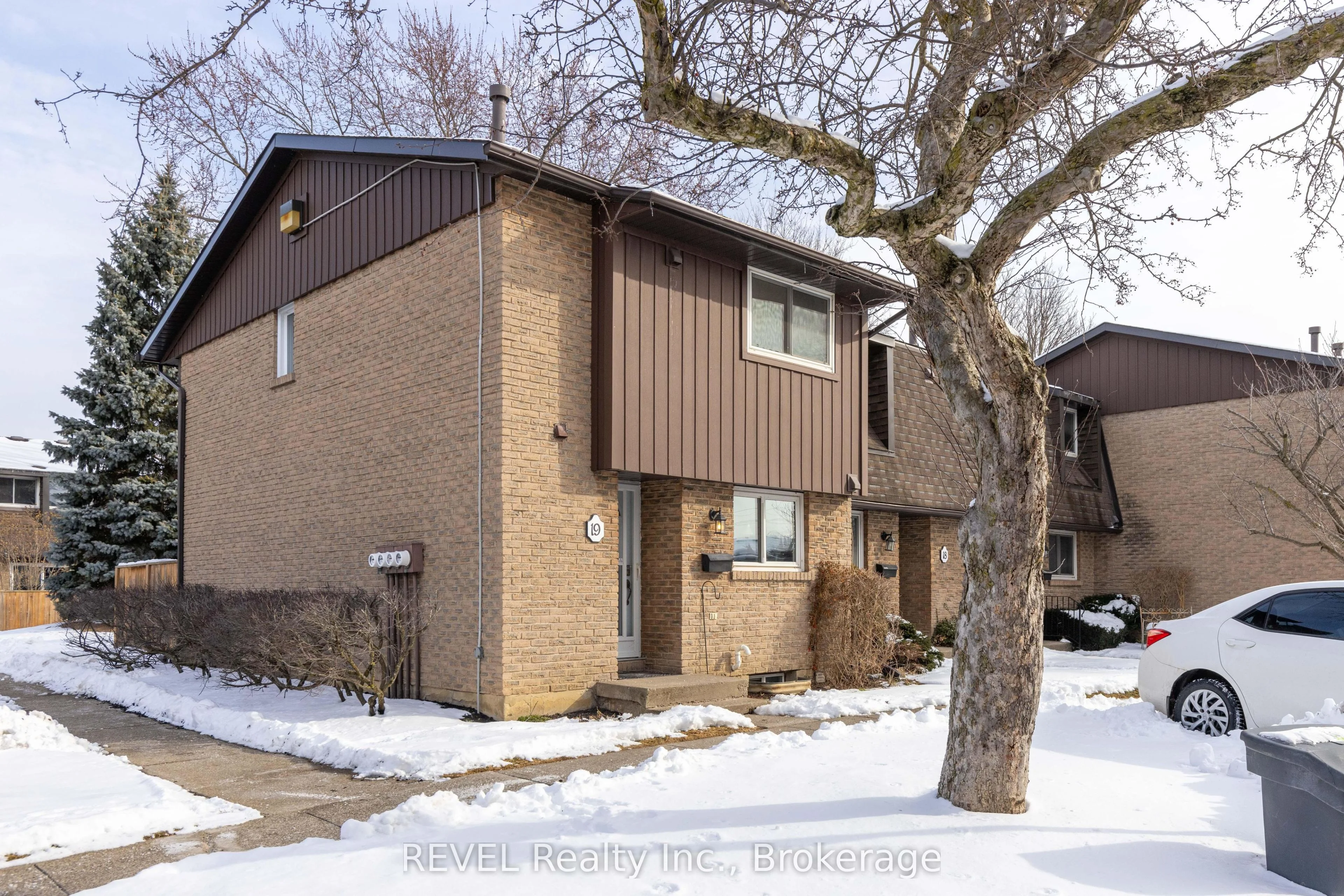 Condo Townhouse in St. Catharines