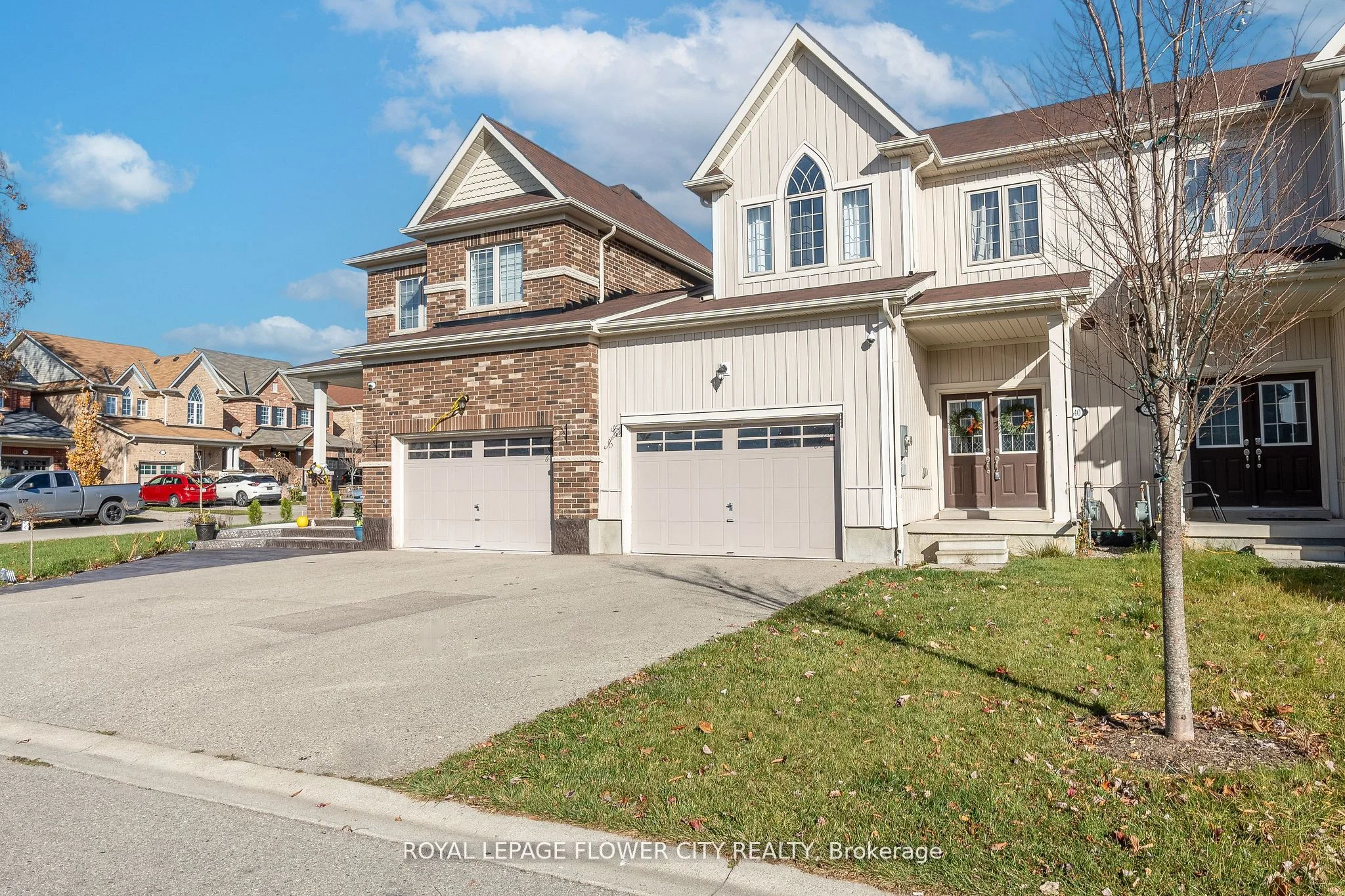 Att/Row/Townhouse in Woodstock