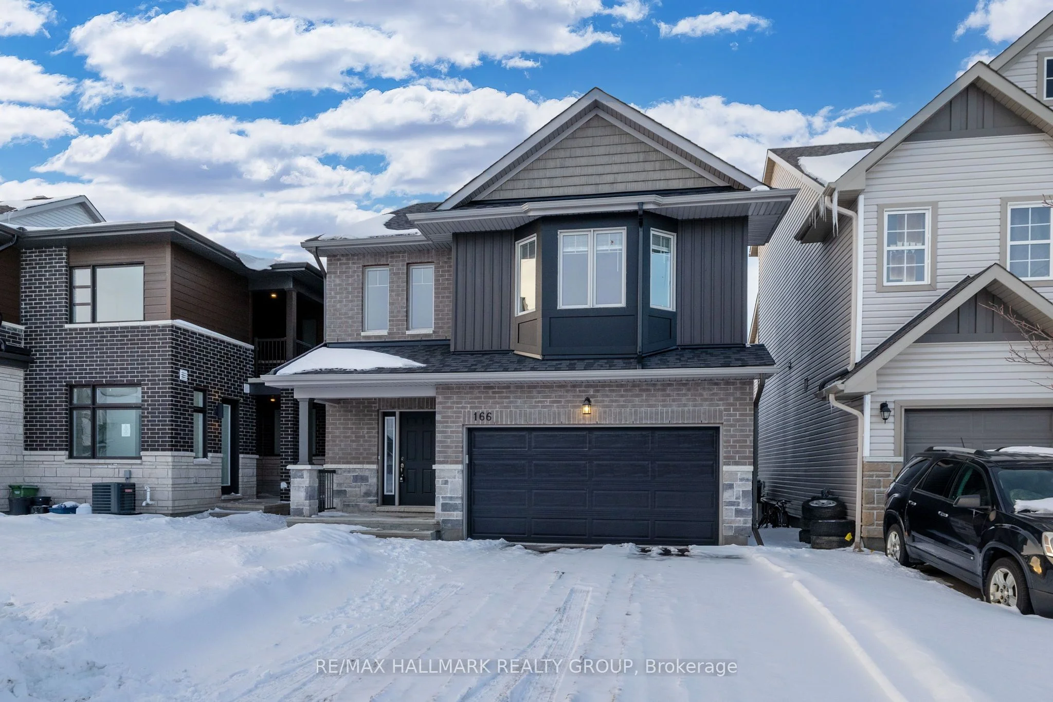 Detached in Blossom Park - Airport and Area