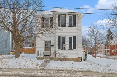 Duplex in Smiths Falls