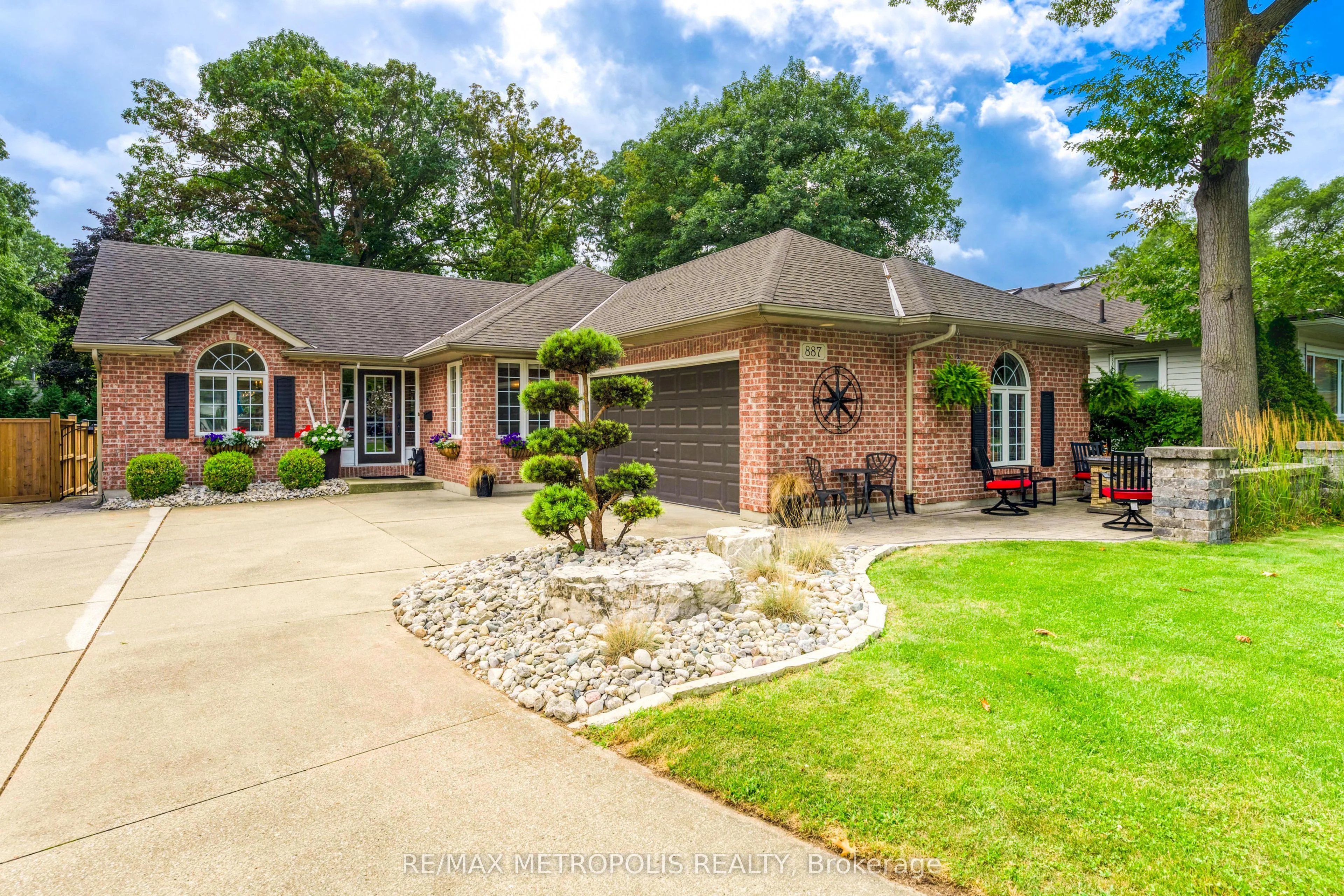 Detached in Sarnia