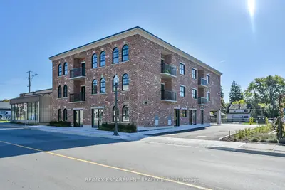 Condo Apartment in Haldimand