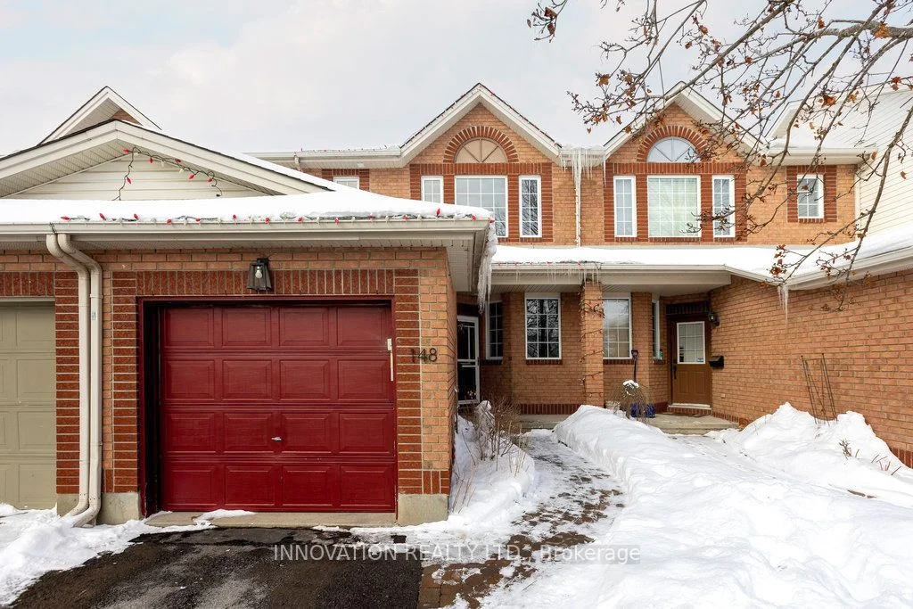 Att/Row/Townhouse in Kanata