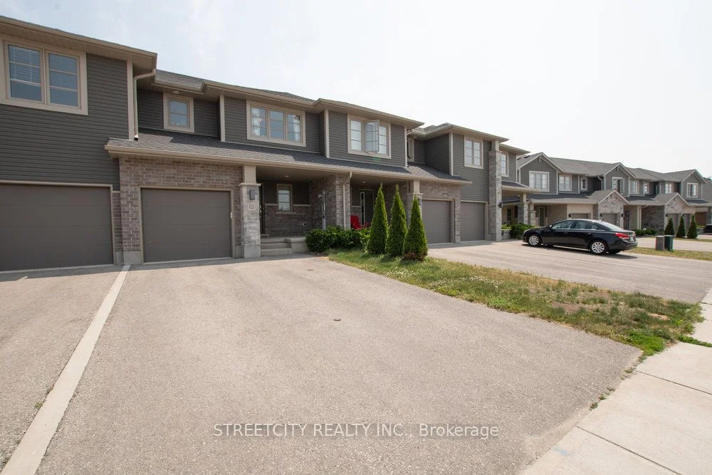 121 Denrich Avenue, Tillsonburg, On N4g 0h2