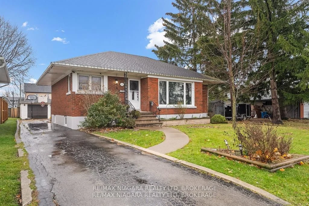 172 Queen Street, Port Colborne, On L3k 5j1
