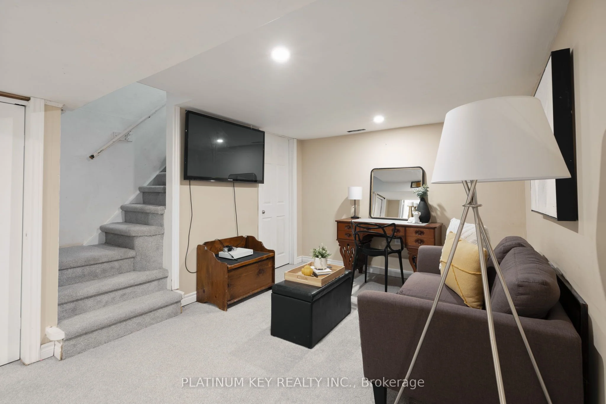 130 Foster Avenue, London North, On N6h 2l1