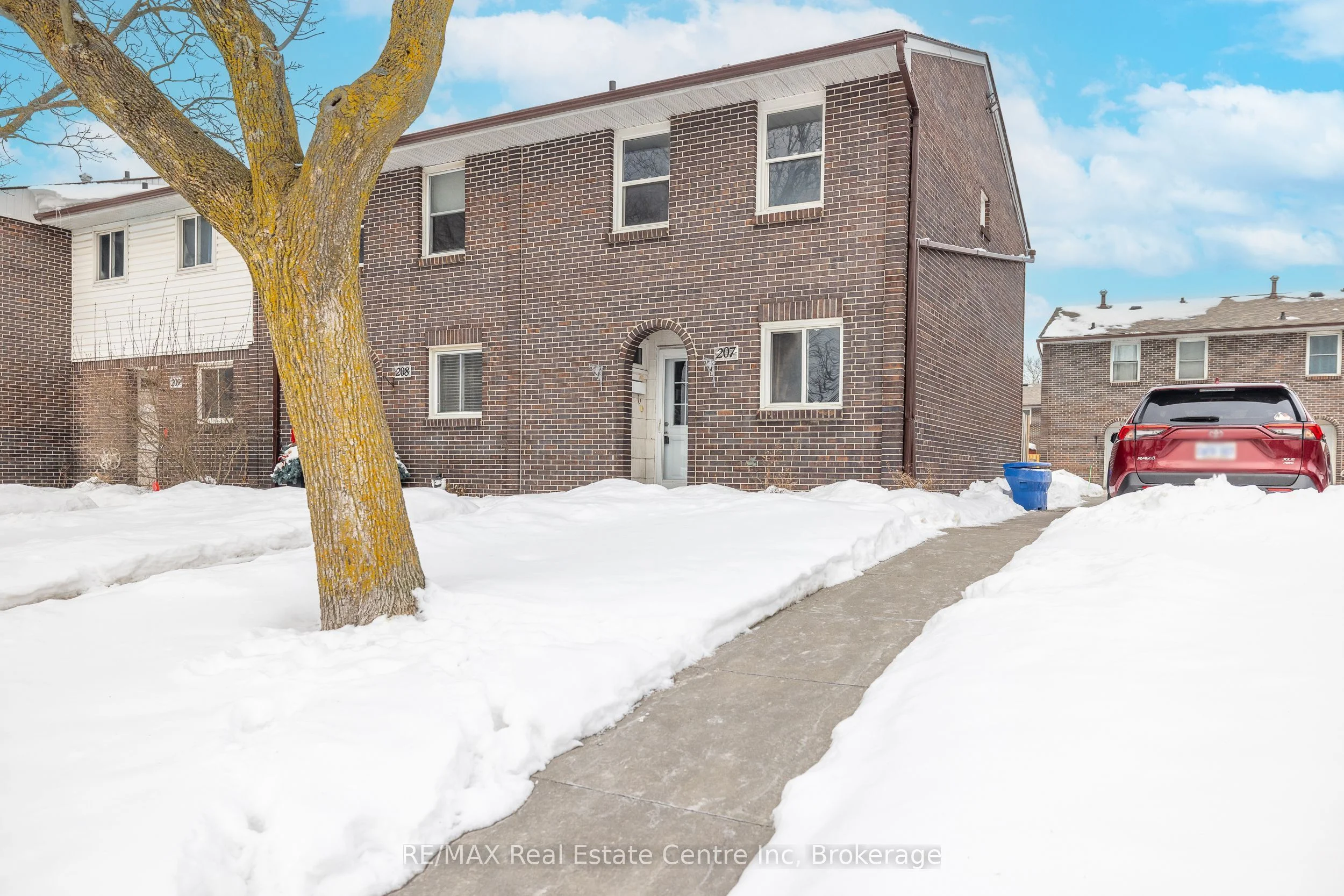 Condo Townhouse in Guelph