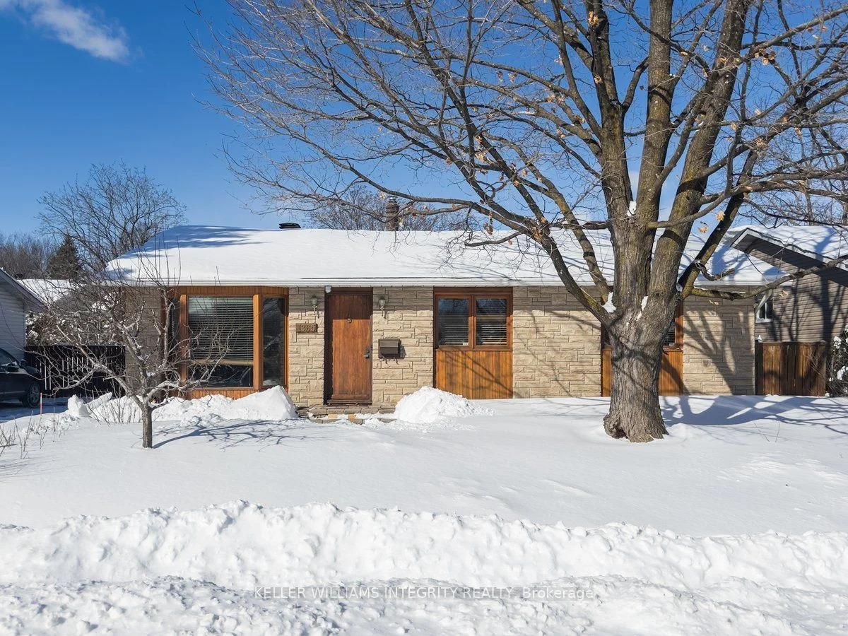 Detached in Cyrville - Carson Grove - Pineview