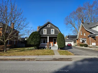 Detached in Belleville