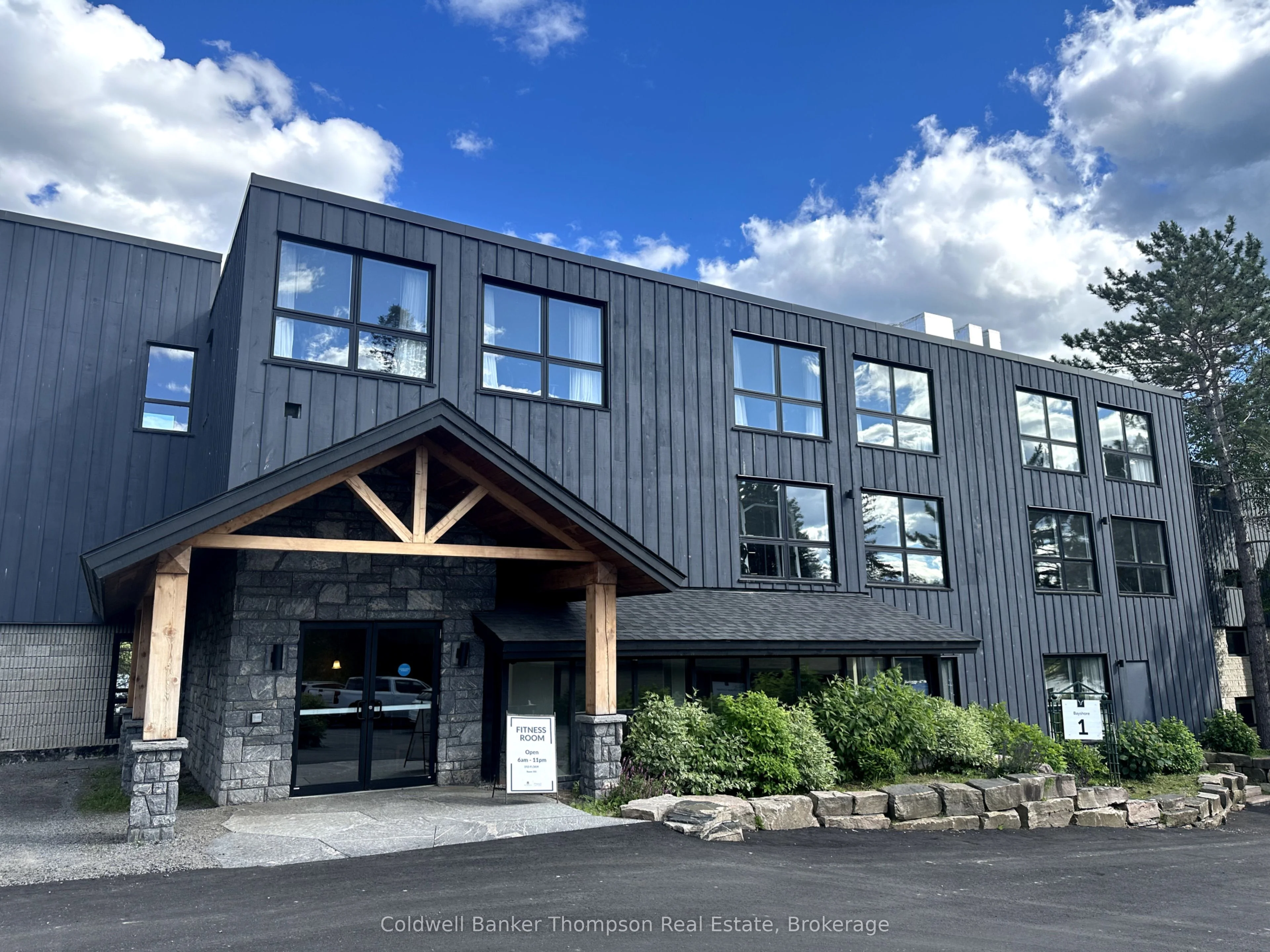 1235 Deerhurst Bayshore Drive 403, Huntsville, ON P1H 1A9