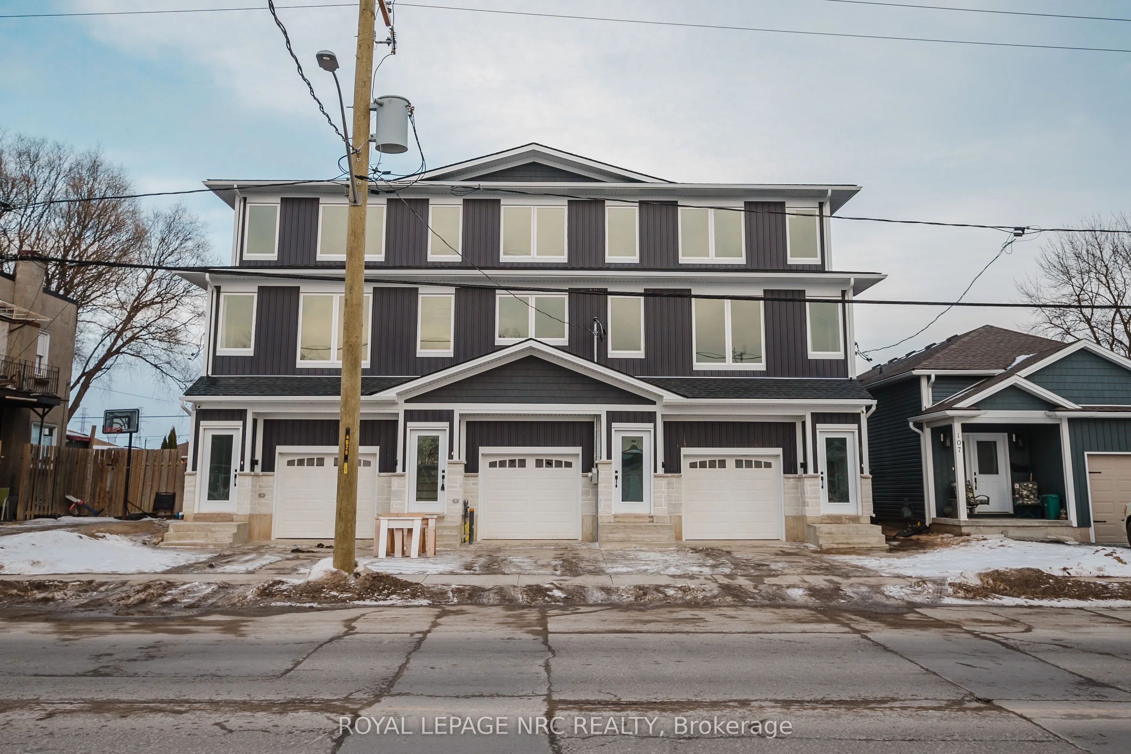 101-105 Southworth Street N, Welland, On L3b 1y7