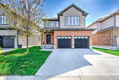 Detached Condo in London South