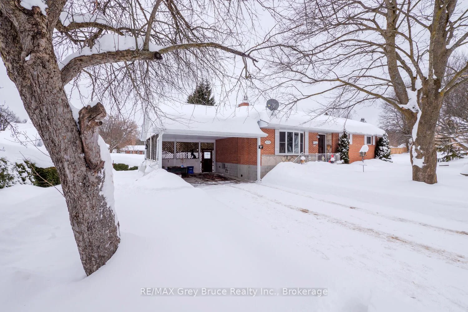 Detached in Owen Sound