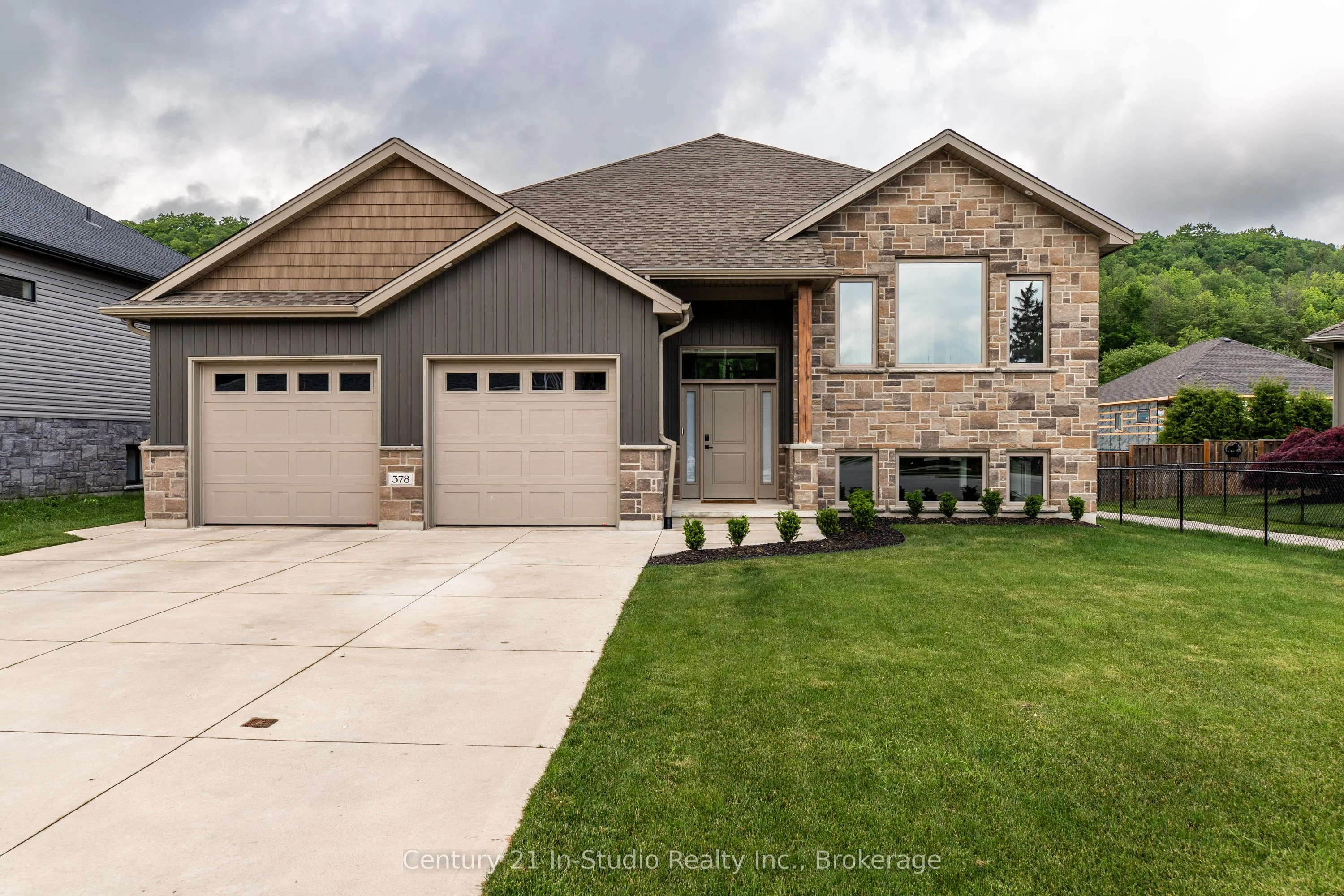 Detached in Owen Sound