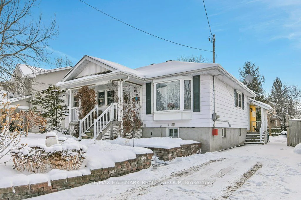 Detached in Hunt Club - South Keys and Area