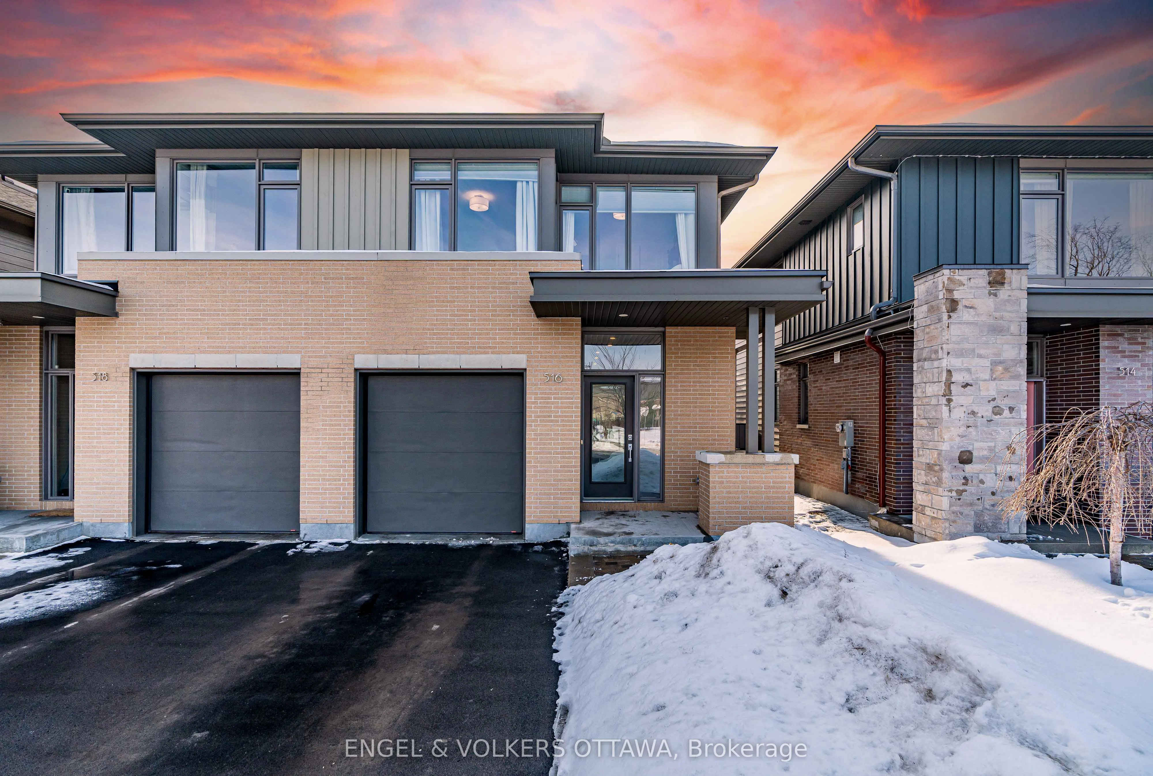 Semi-Detached in Manor Park - Cardinal Glen and Area