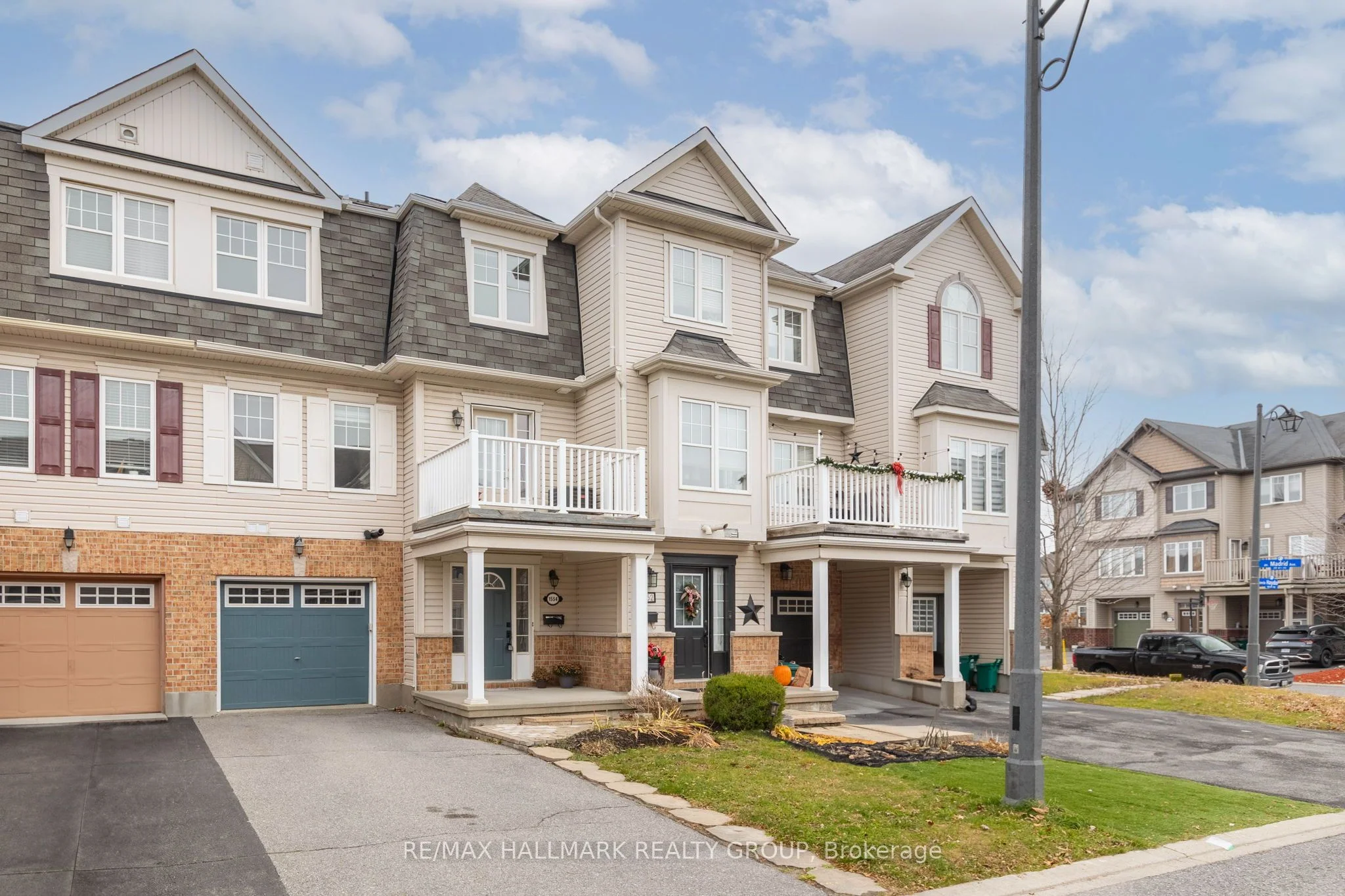 Att/Row/Townhouse in Barrhaven
