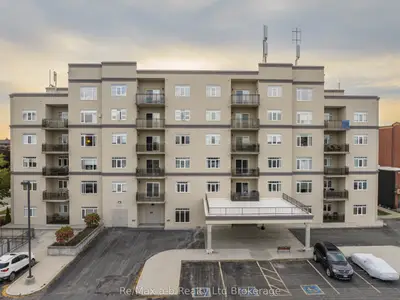 Condo Apartment in Tillsonburg