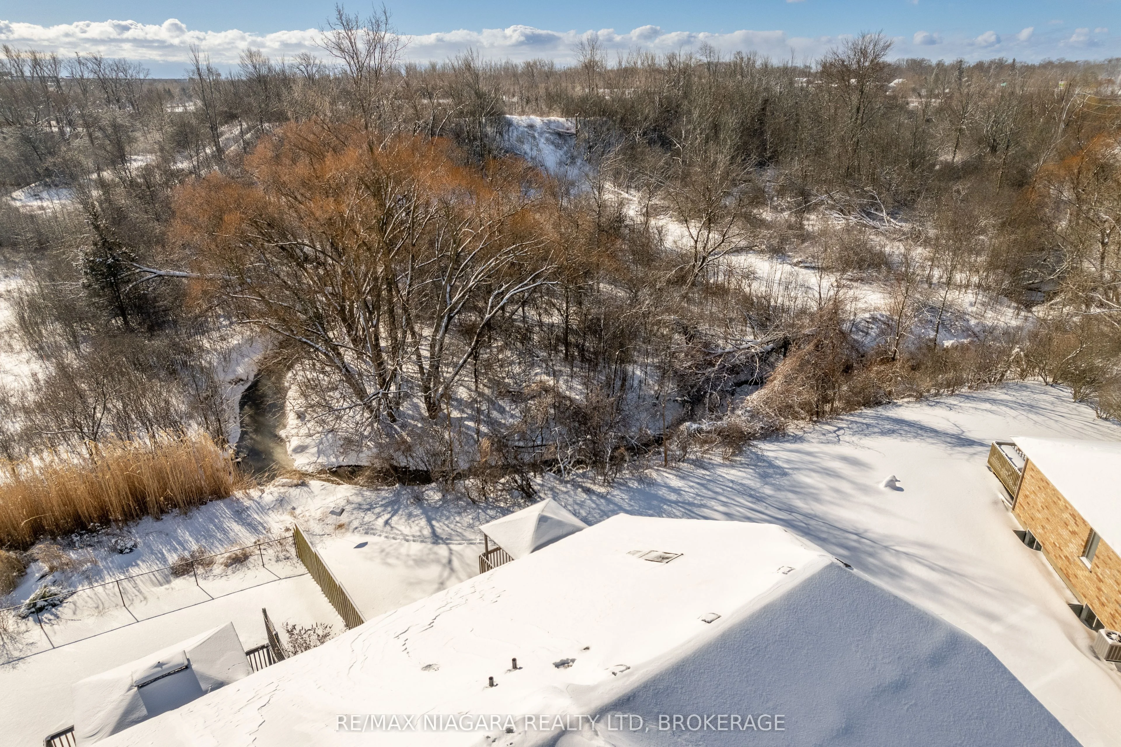 228 Willowlanding Court, Welland, ON L3C 7L8