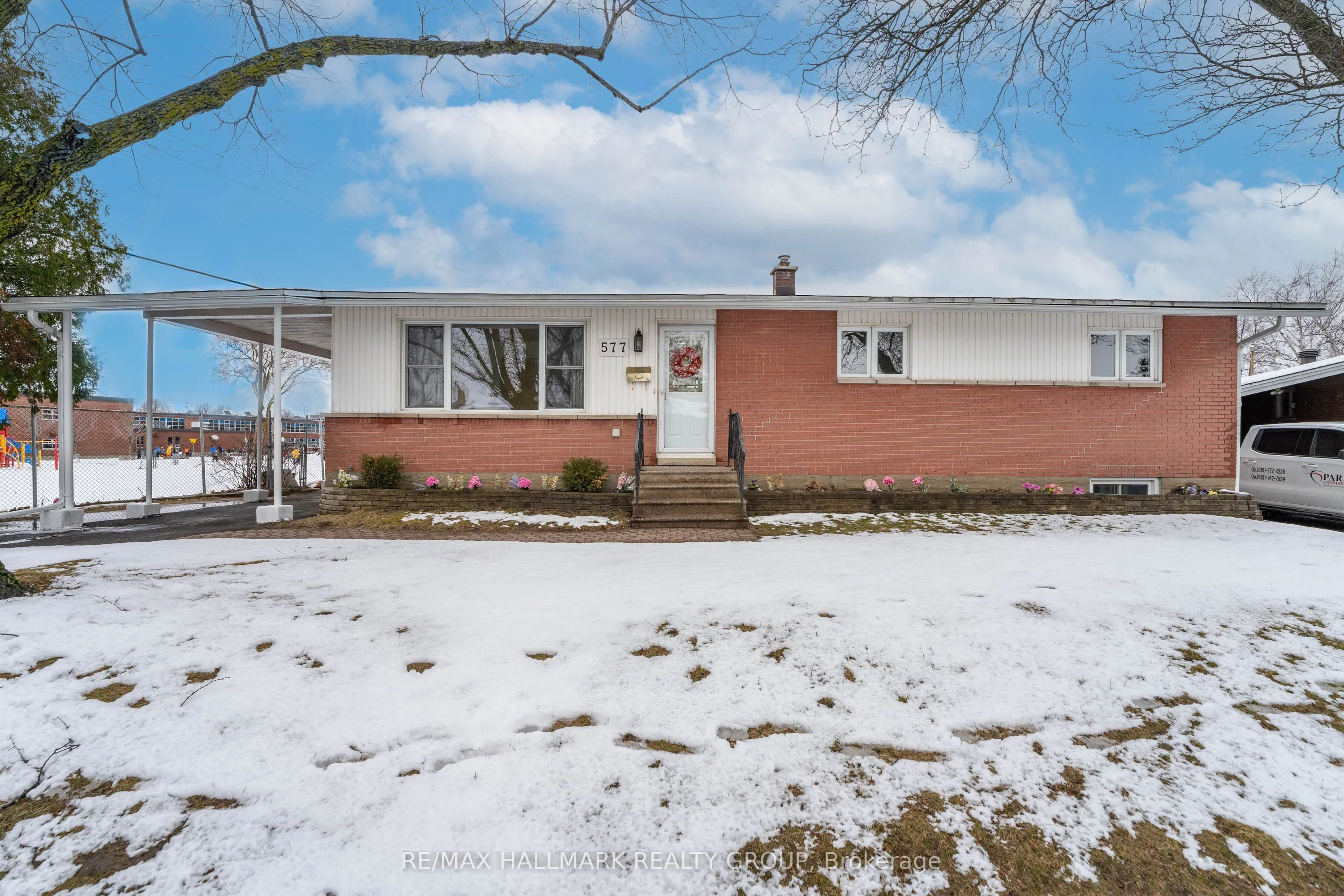 Detached in Overbrook - Castleheights and Area