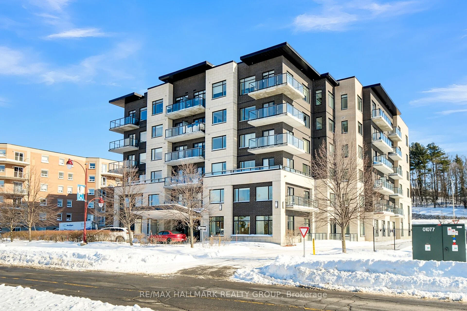 Condo Apartment in Orleans - Cumberland and Area