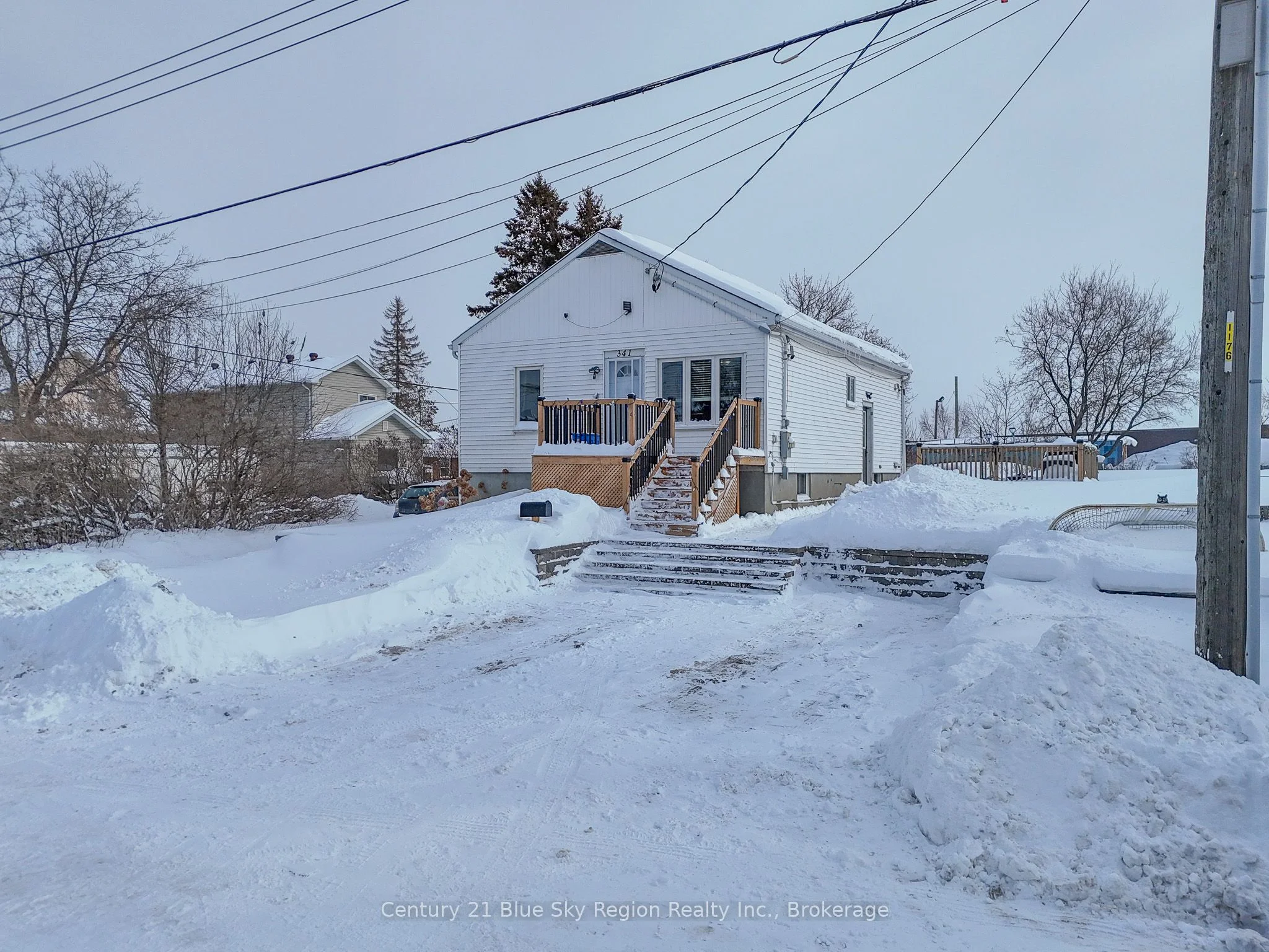Detached in North Bay