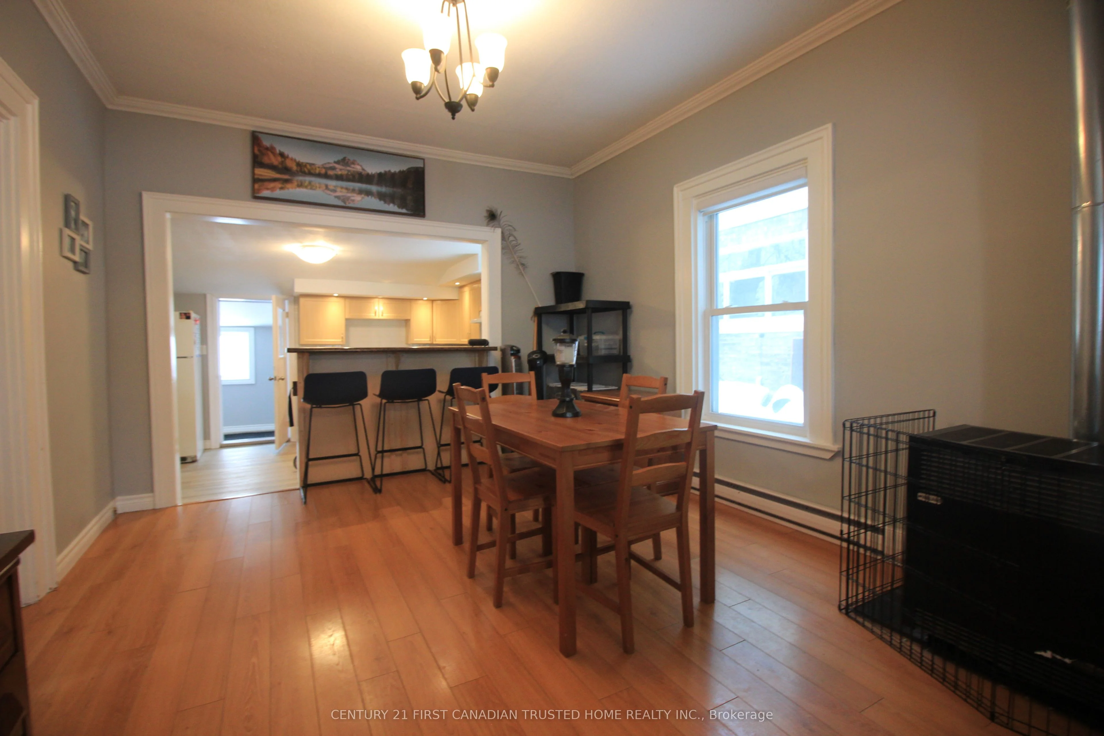 114 Front Street W, Strathroy-caradoc, On N7g 1x8