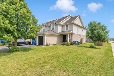 Att/Row/Townhouse in Guelph