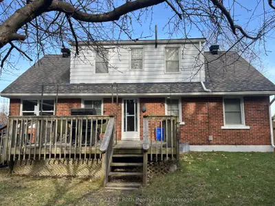 Detached in North Bay