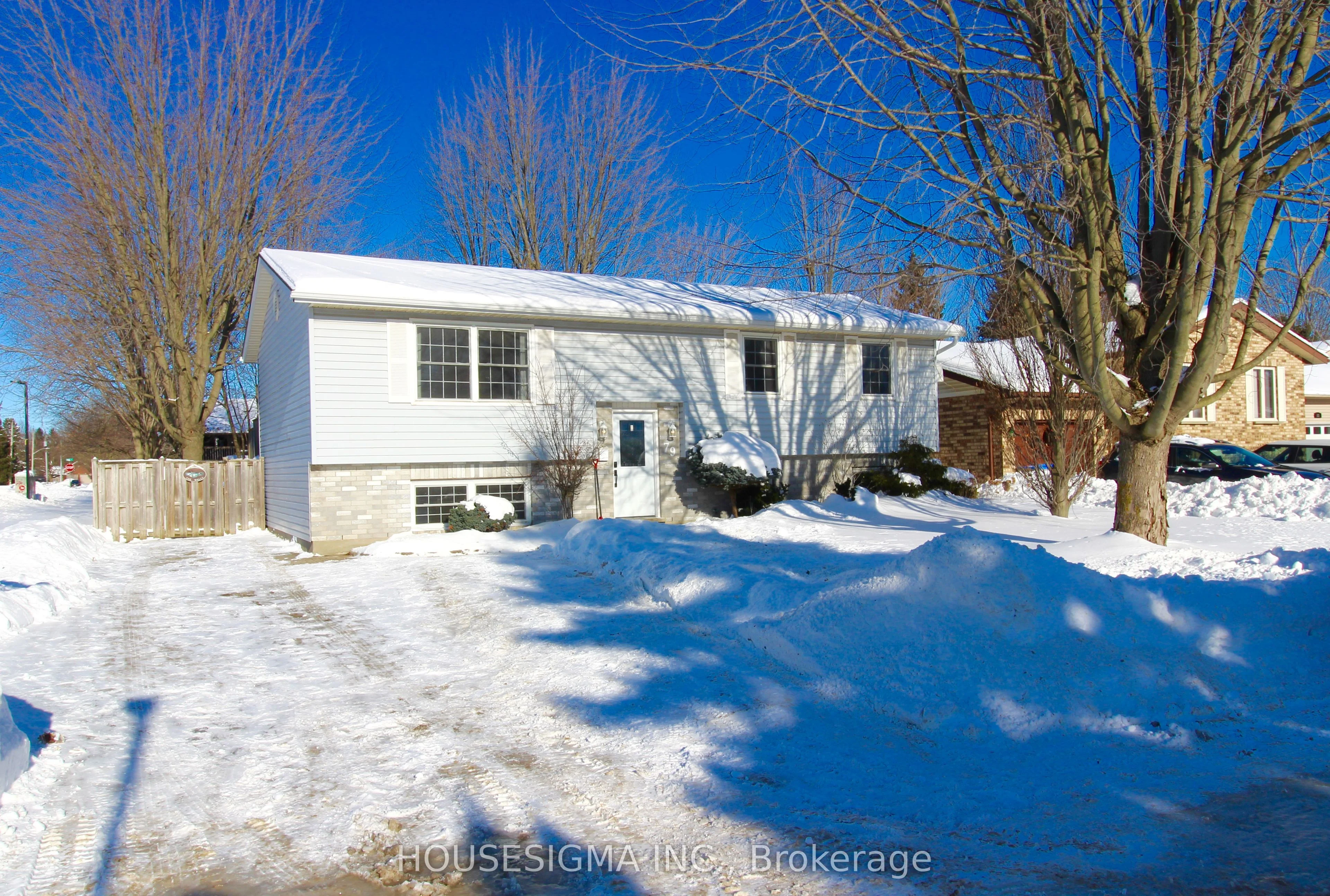 79 Bradley Avenue, Strathroy-caradoc, On N7g 3y8
