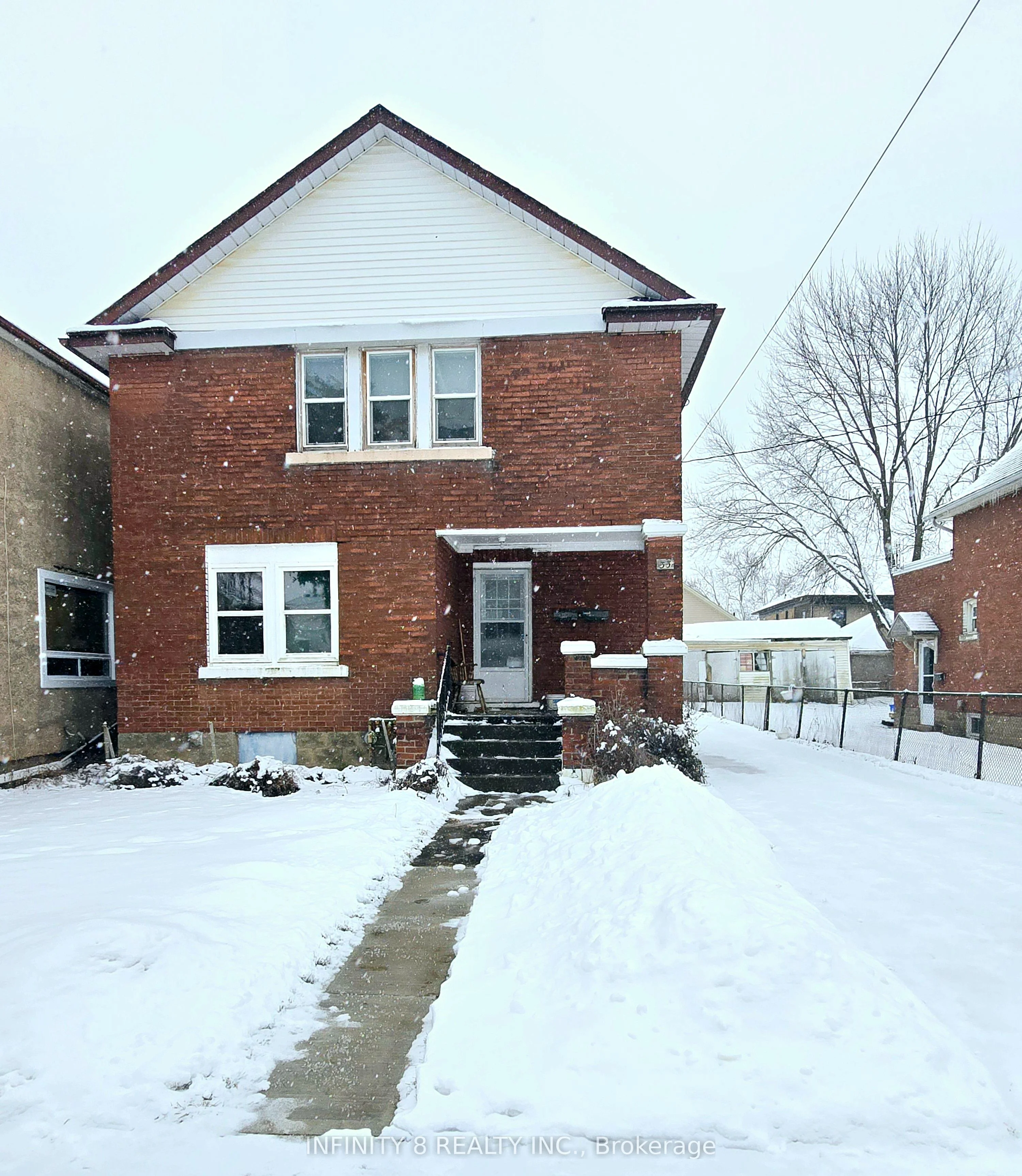 35 Albert Street, Welland, On L3b 4l1