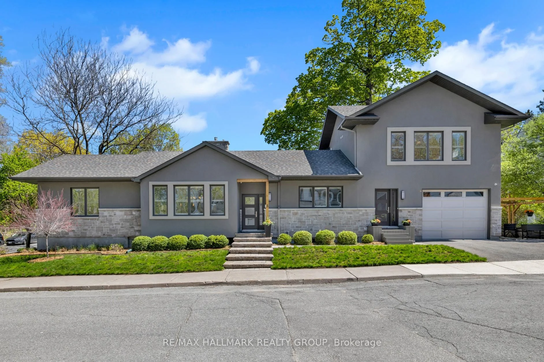 Detached in Dows Lake - Civic Hospital and Area