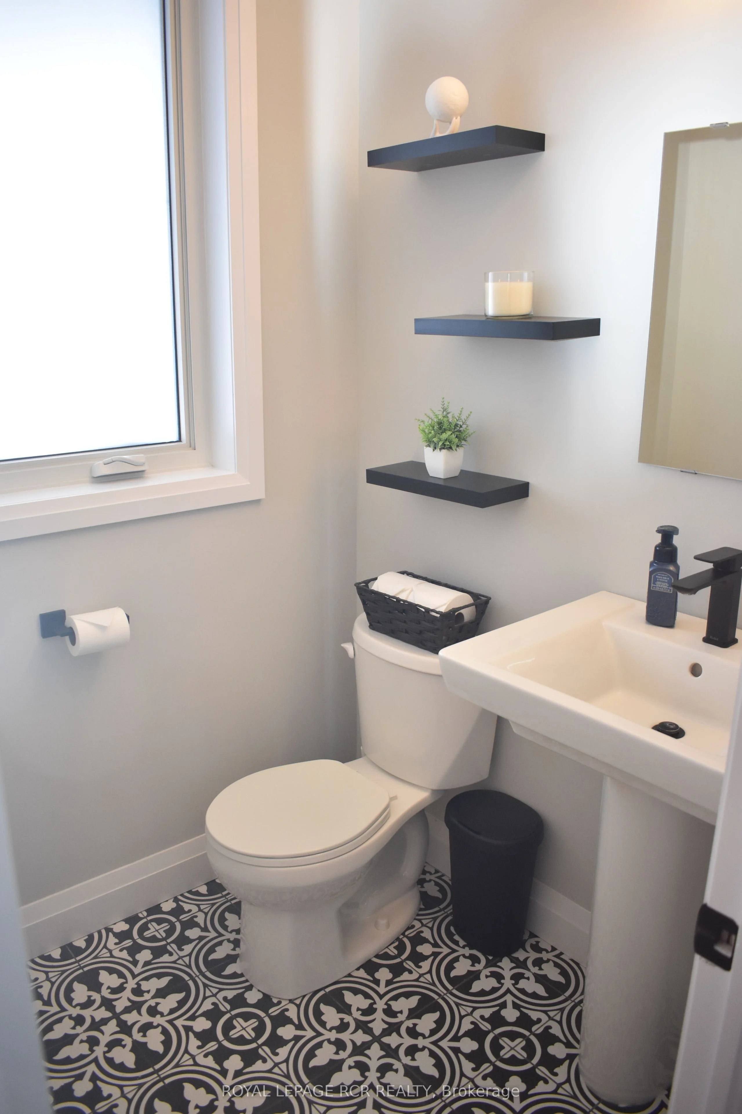 13 Grundy Crescent, East Luther Grand Valley, ON L9W 7S7