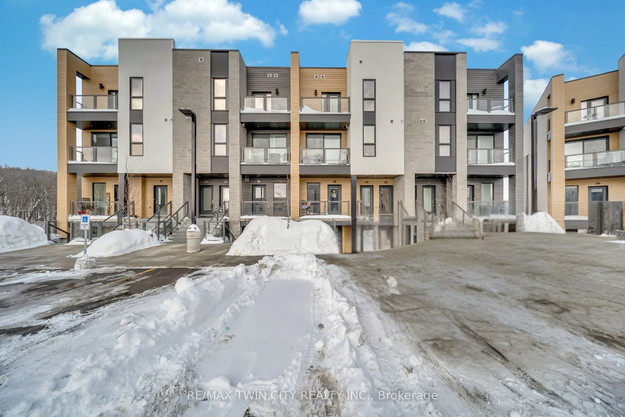 Condo Townhouse in Kitchener