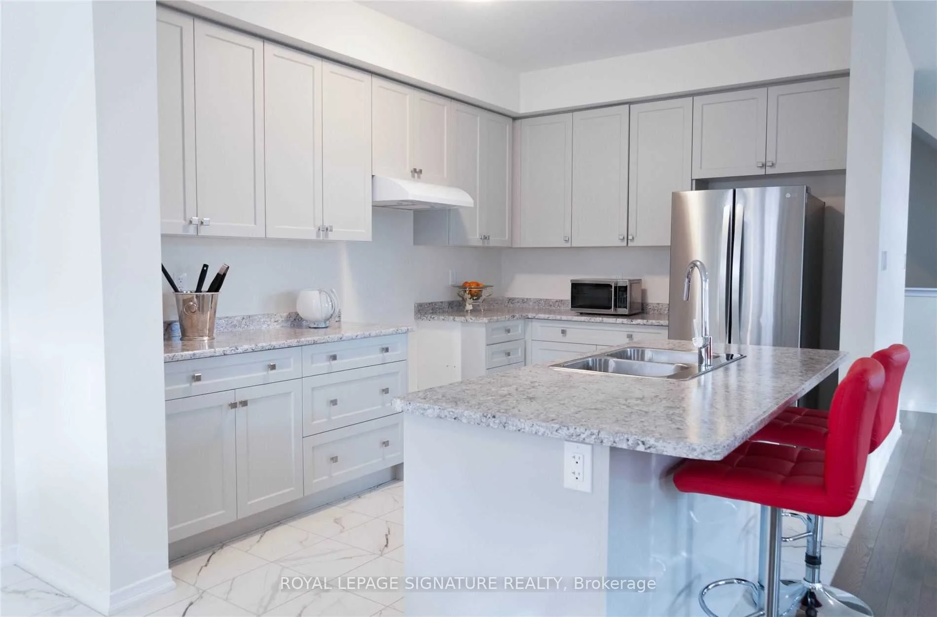 Att/Row/Townhouse in Niagara Falls