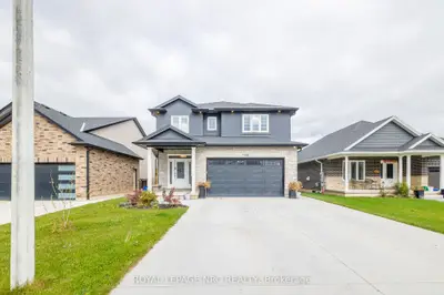Detached in Niagara Falls