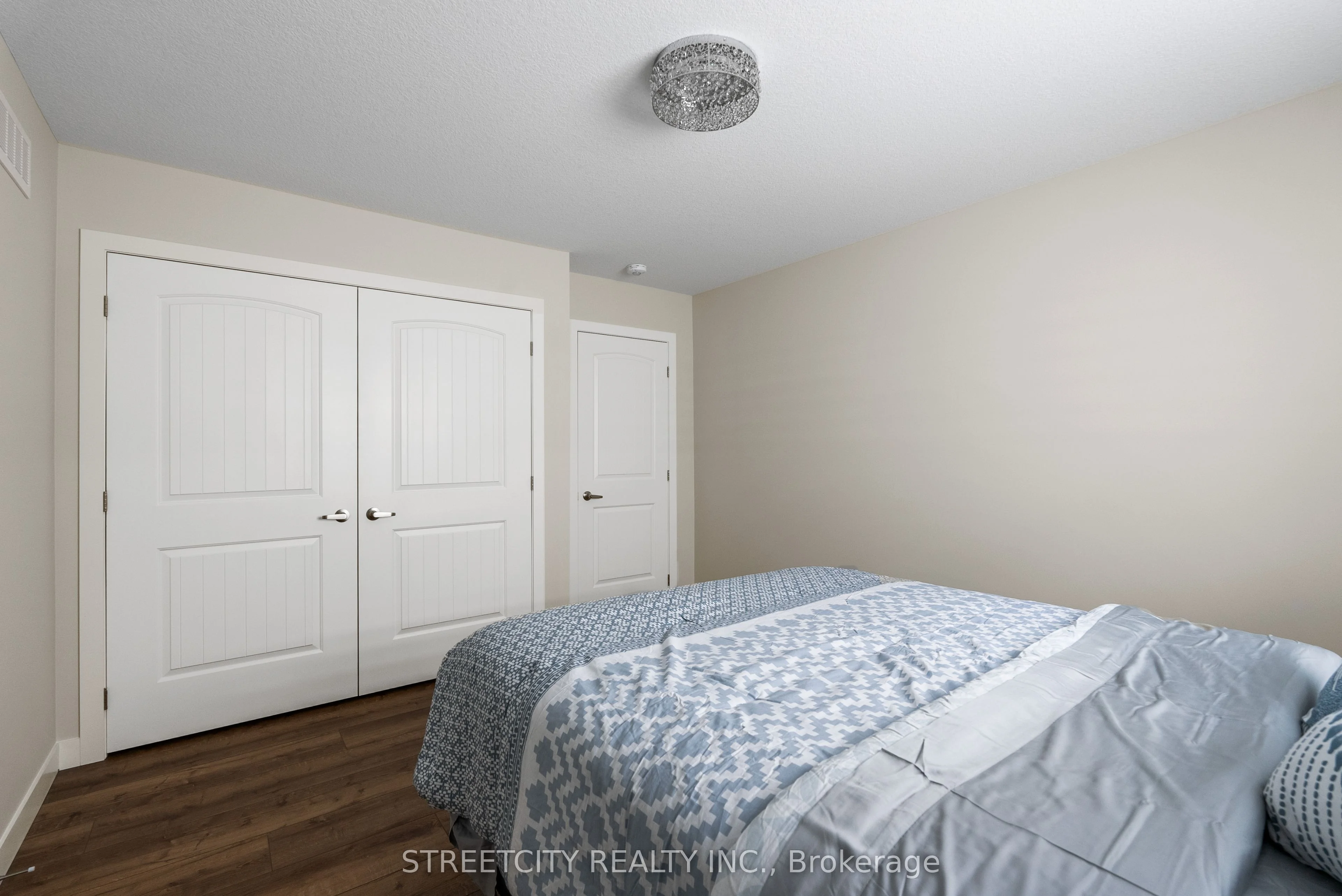 104 Jefferson Street W, Lucan Biddulph, ON N0M 2J0