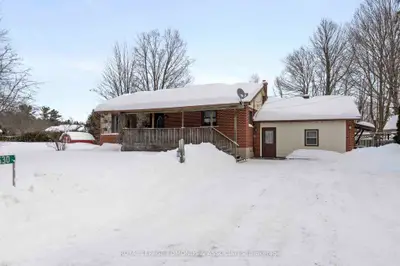 Detached in Laurentian Valley