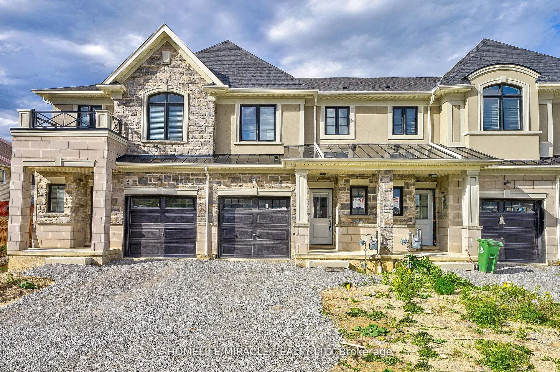Att/Row/Townhouse in Hamilton