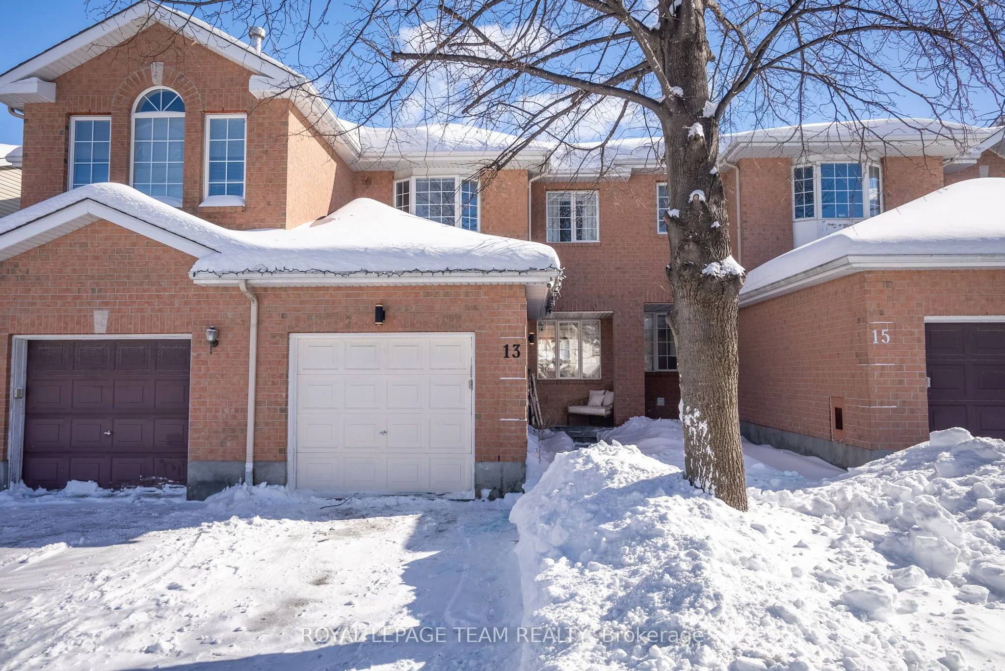 Att/Row/Townhouse in Kanata