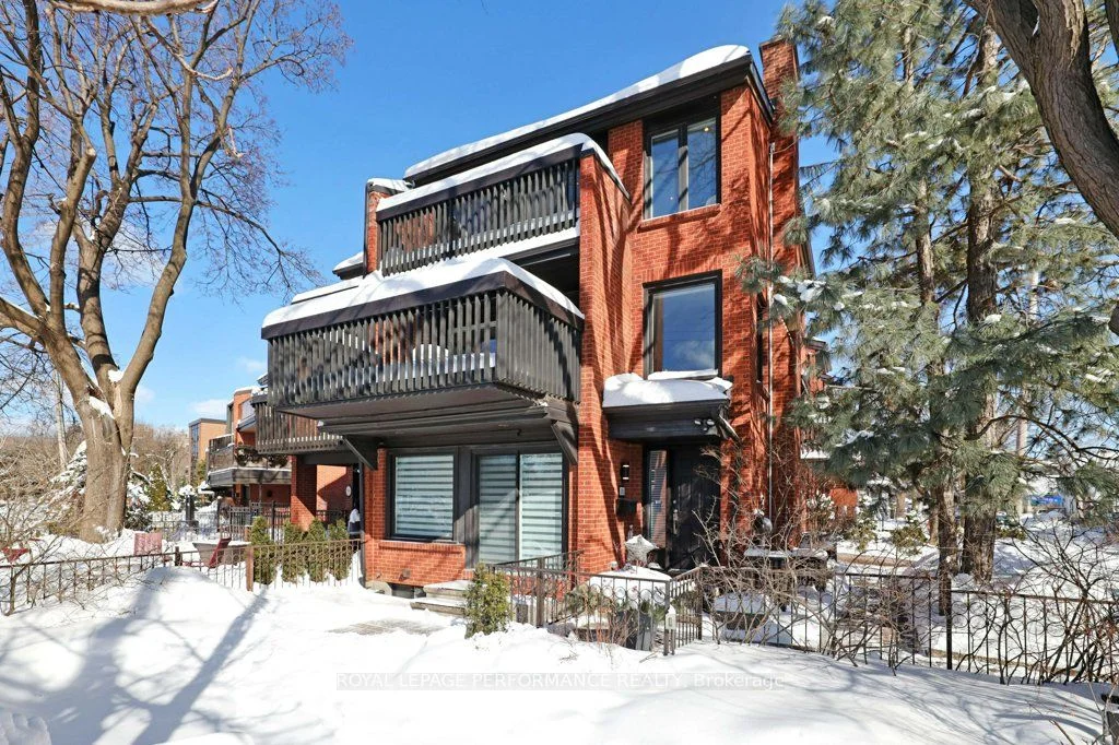 Att/Row/Townhouse in Glebe - Ottawa East and Area