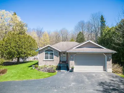 Detached in Georgian Bluffs