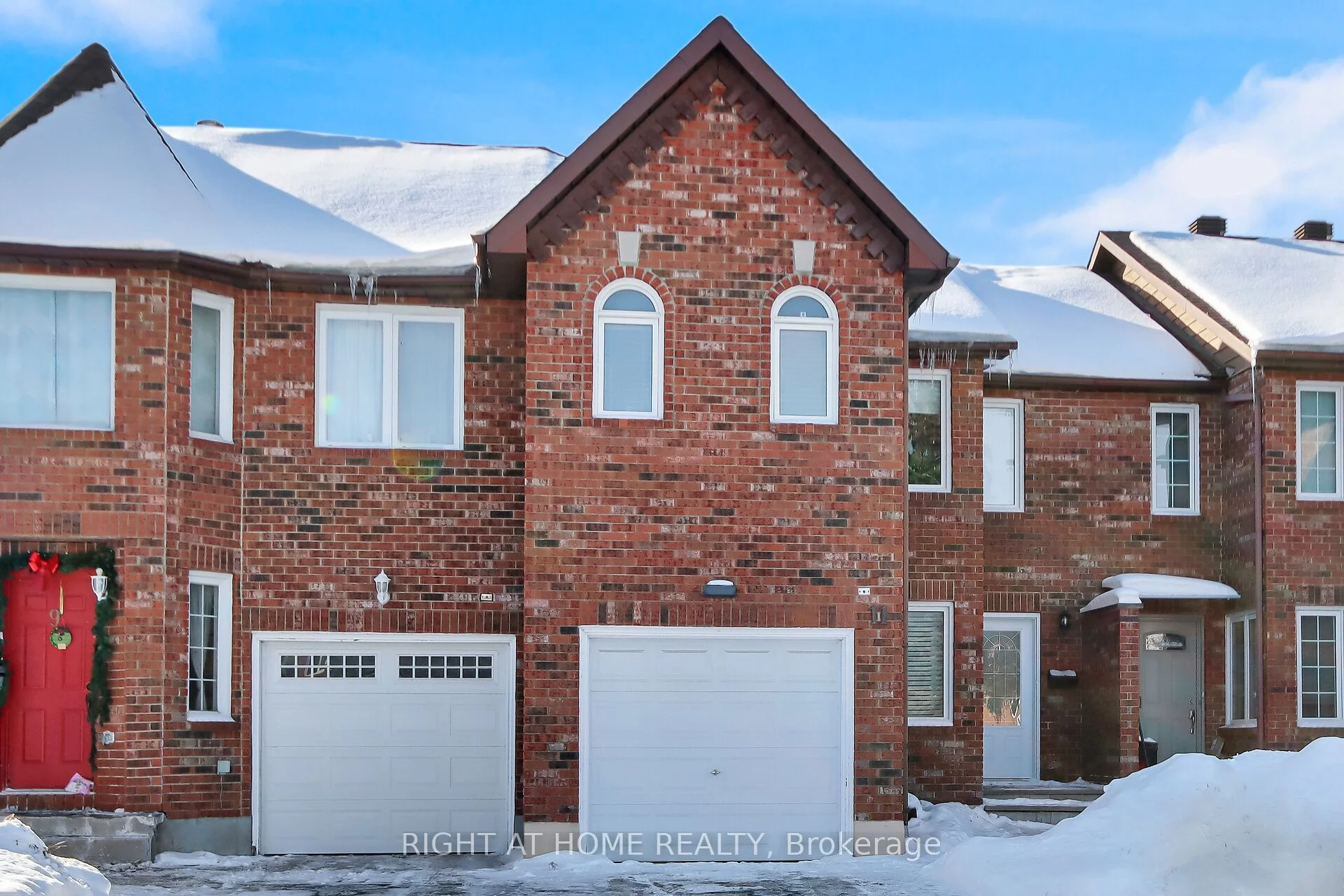 Att/Row/Townhouse in Kanata
