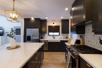 Detached in Prince Edward County